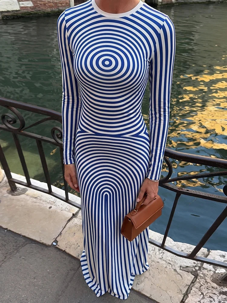 Figurbetontes Langarmkleid mit Rundhalsausschnitt und Materialmix-Details